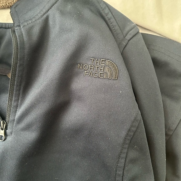 The North Face Navy Blue Performance Jacket Sleek Design- SIZE S/P - Picture 1 of 4